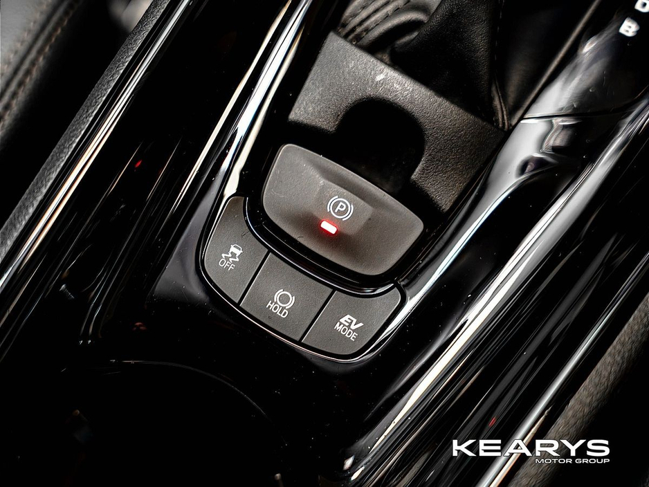 2023 Toyota C-HR - image 30