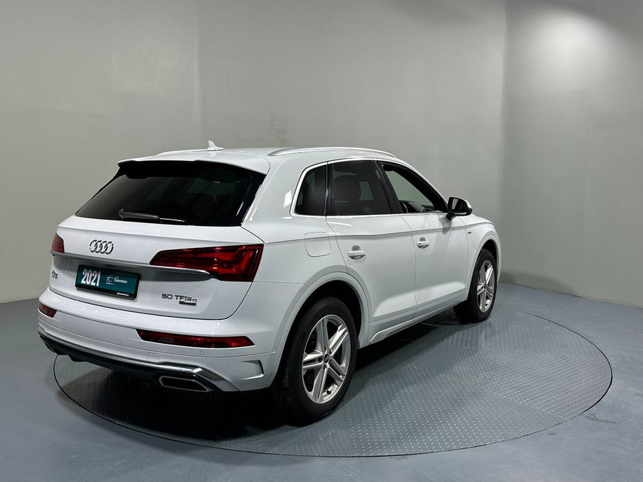 2021 Audi Q5 TFSi E S Line Quattro €39,900