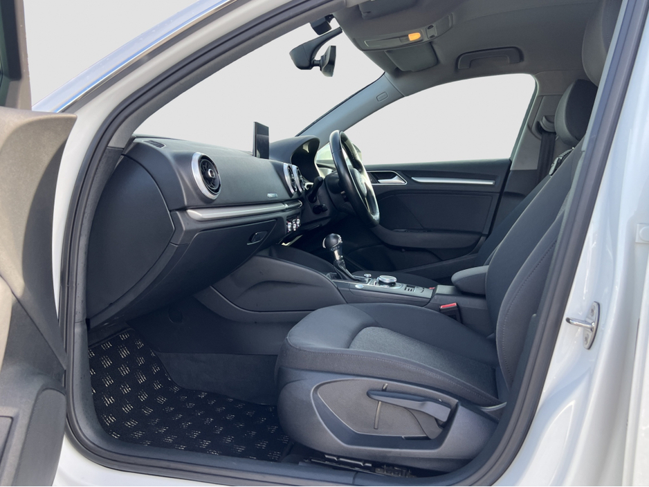 2017 Audi A3 2017 Audi A3 1.4 TFSI Automatic €17,950
