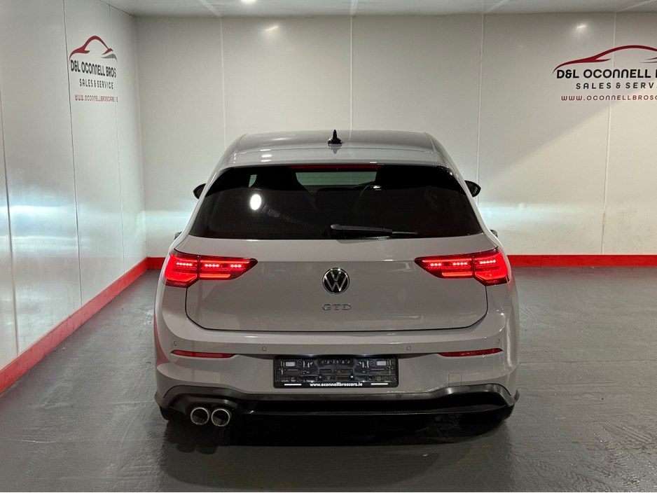 2022 Volkswagen Golf - image 22