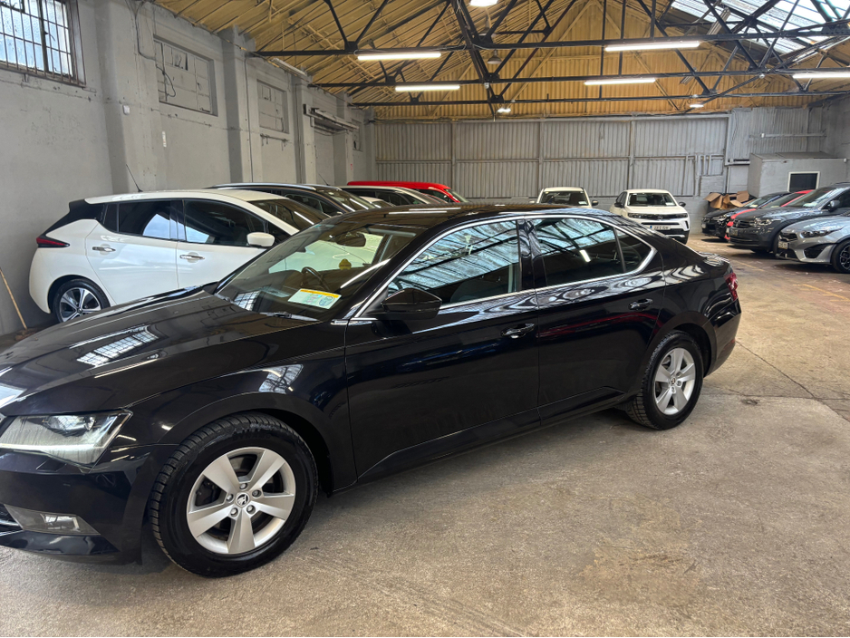 2017 Skoda Superb - image 11