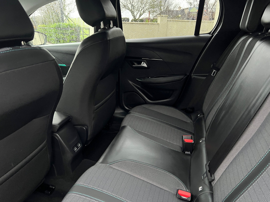 2022 Peugeot 208 1.2 Puretech 100bhp Allure Pack €17,950