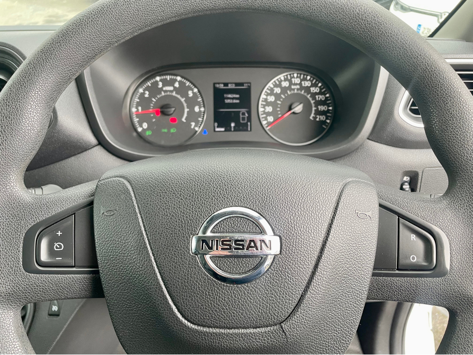 2021 Nissan NV400 - image 12