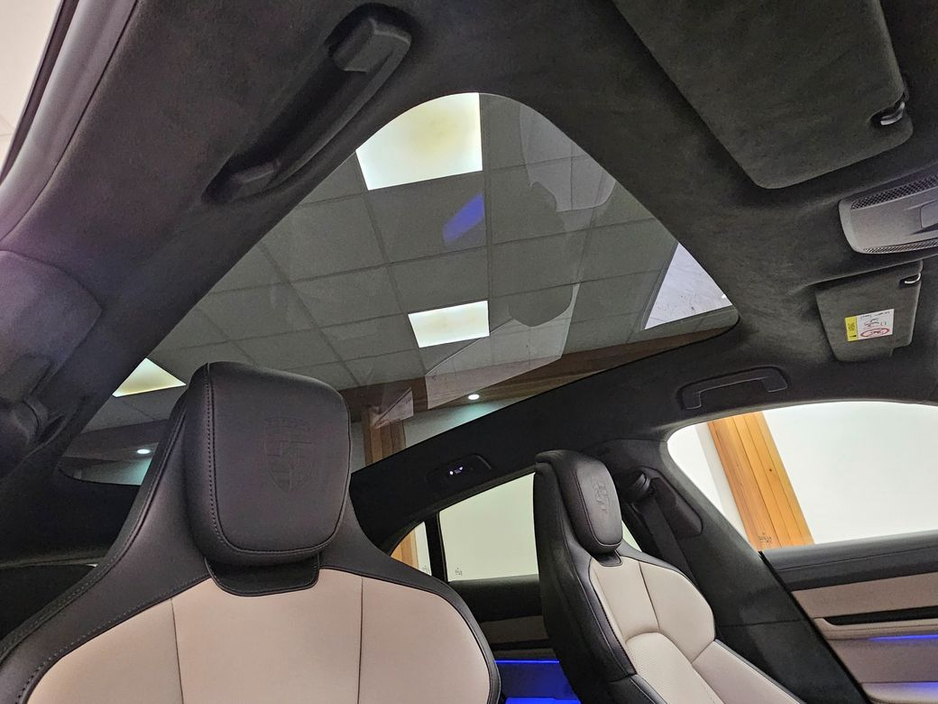 2025 Porsche Taycan - image 20