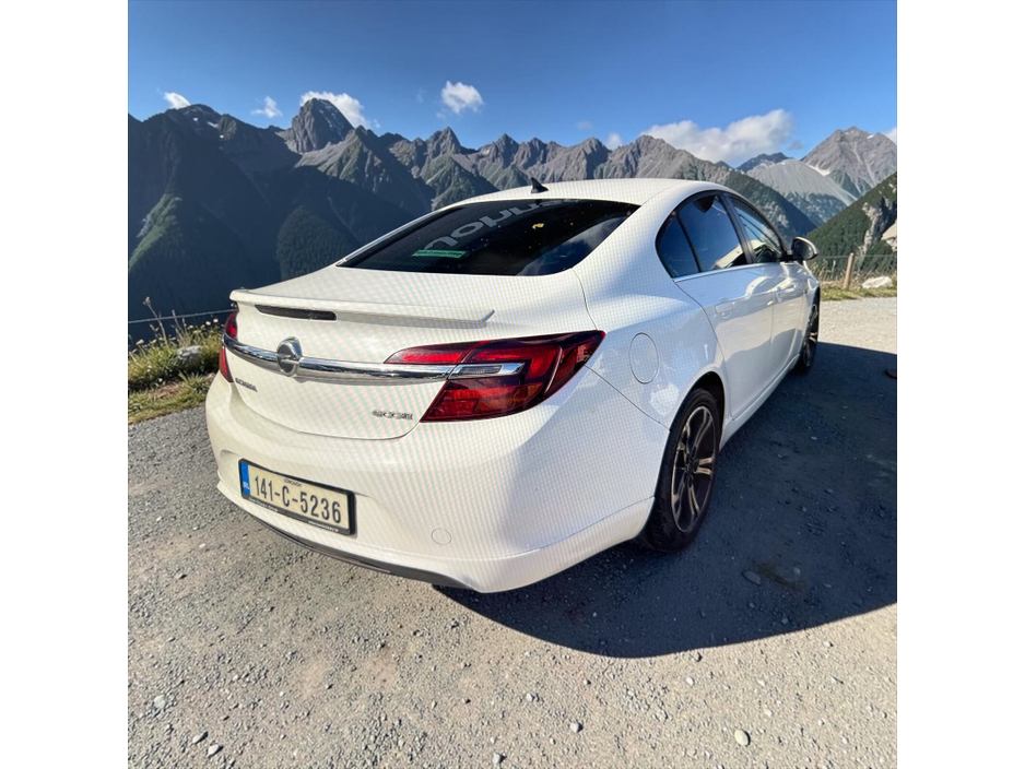 2014 Opel Insignia - image 2