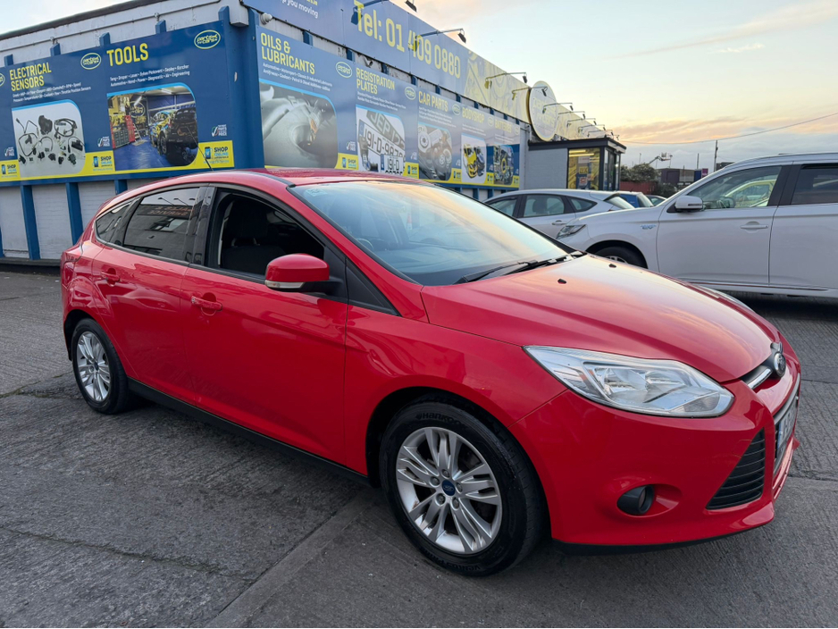 2011 Ford Focus - image 2