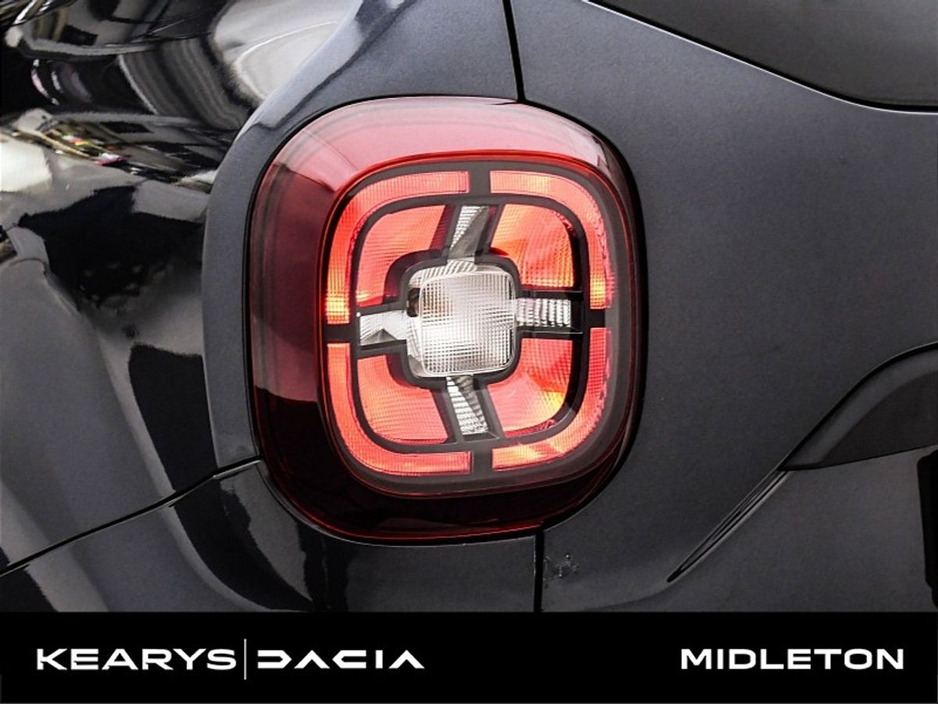 2020 Dacia Duster - image 15