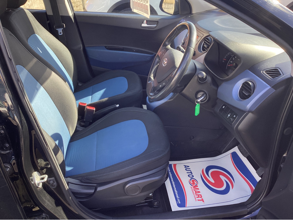 2017 Hyundai i10 - image 12