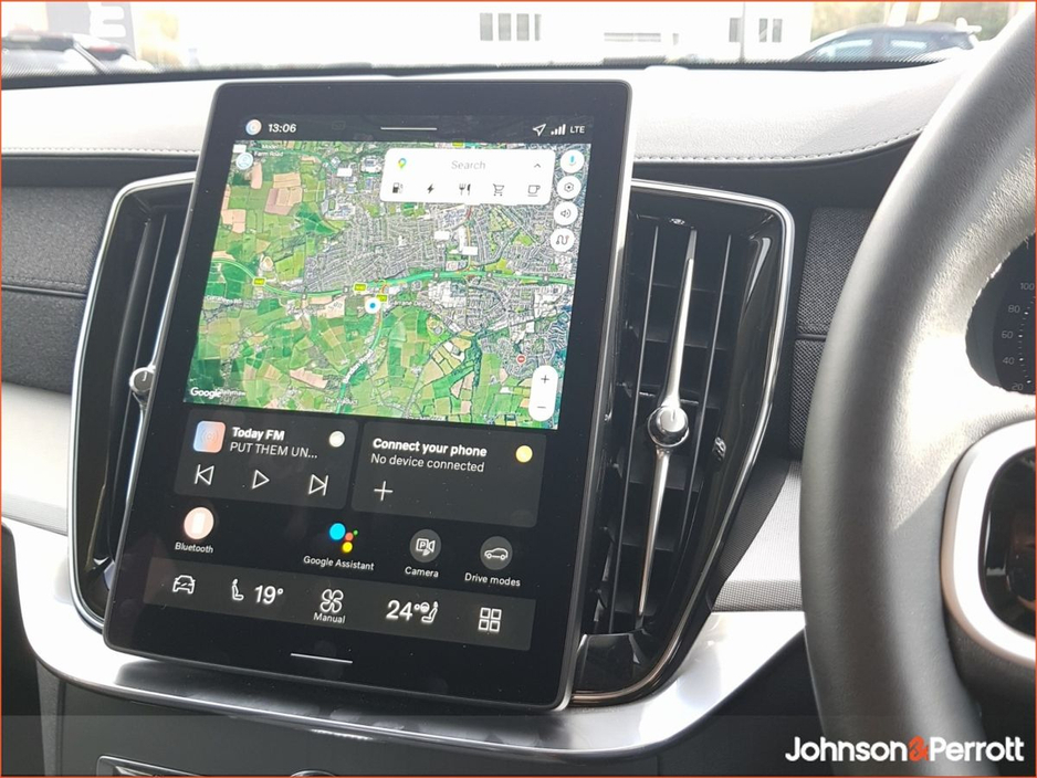 2025 Volvo XC90 T8 455bhp AWD PHEV Core €79,900