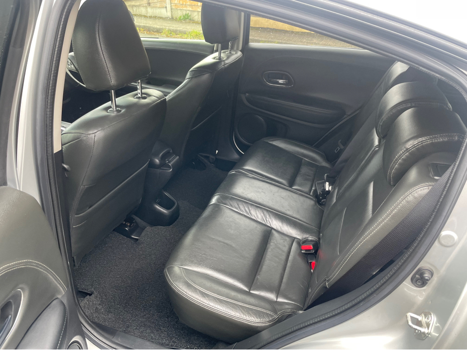 2015 Honda Vezel - image 13