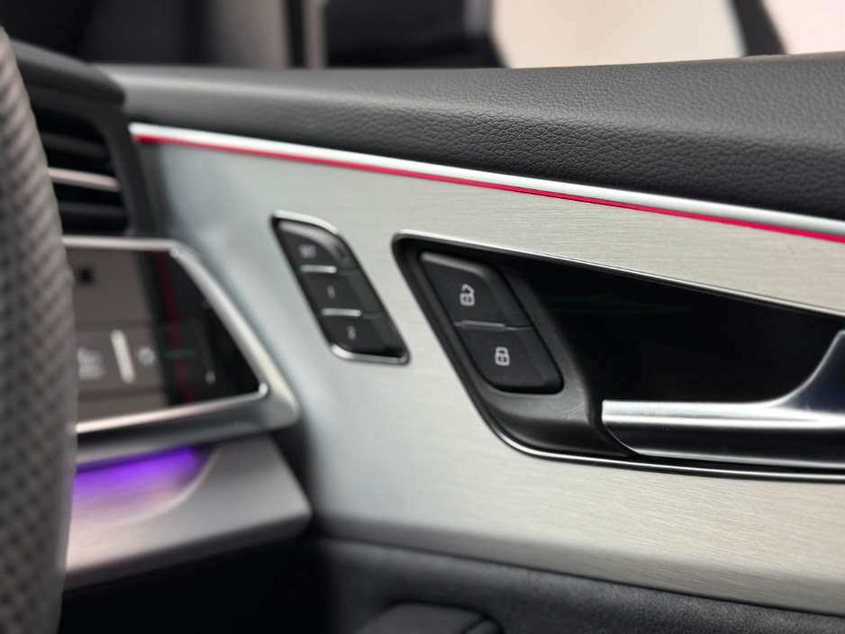 2024 Audi Q8 55 TFSI E S LINE 375HP QUATTRO €87,990