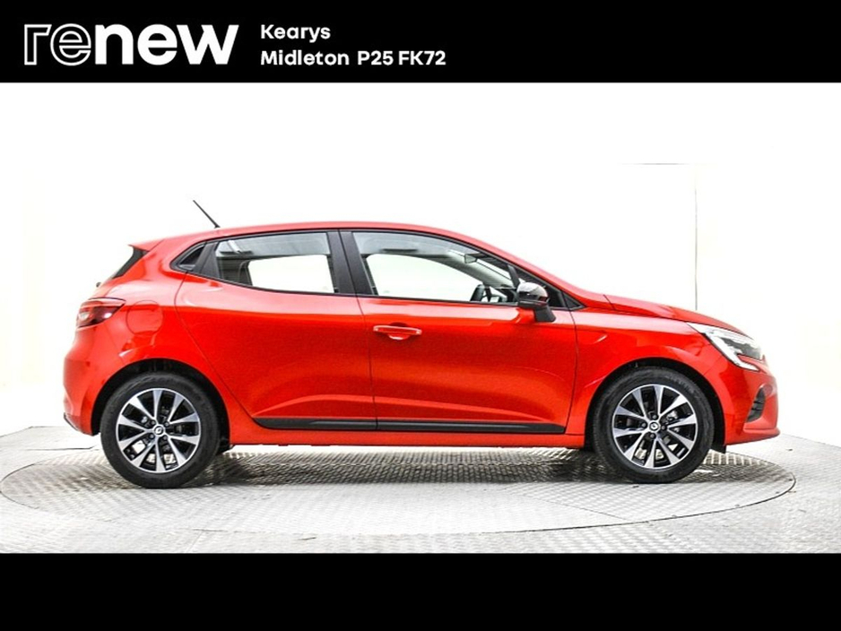 2023 Renault Clio - image 14