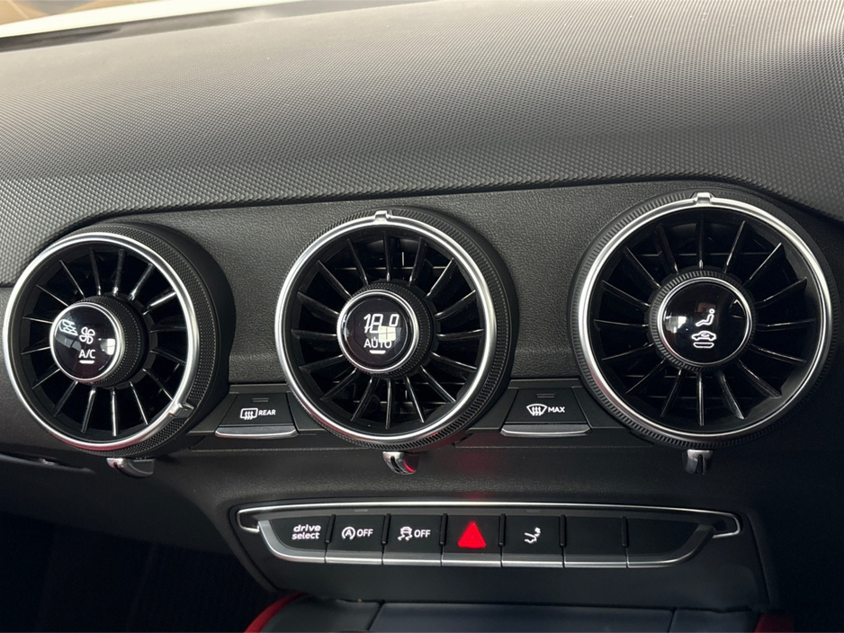 2016 Audi TTS 2.0 TFSI QUATTRO 310PS**BANG & OLUFSEN SPEAKERS**RED LEATHER INTERIOR**KEYLESS START**DRIVE MODES**PARKING SENSORS**19 INCH ALLOYS**MULTIFUNCTIONAL STEERING WHEEL**FINANCE AVAILABLE** €24,995