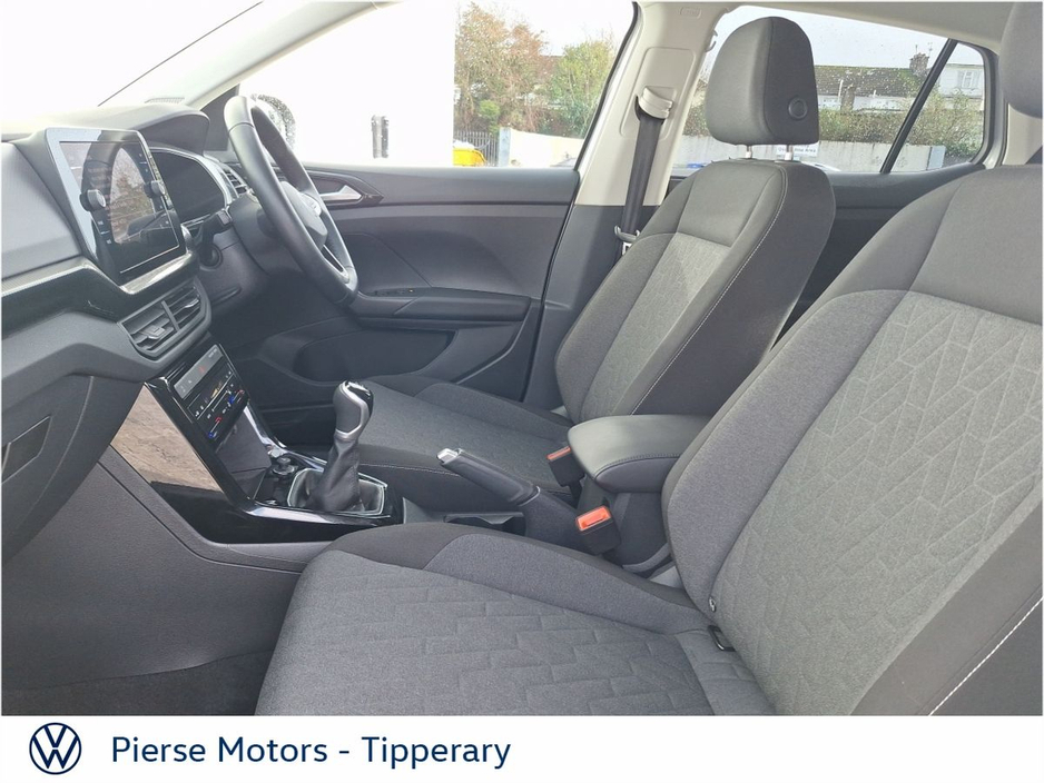 2025 Volkswagen T-Cross - image 7