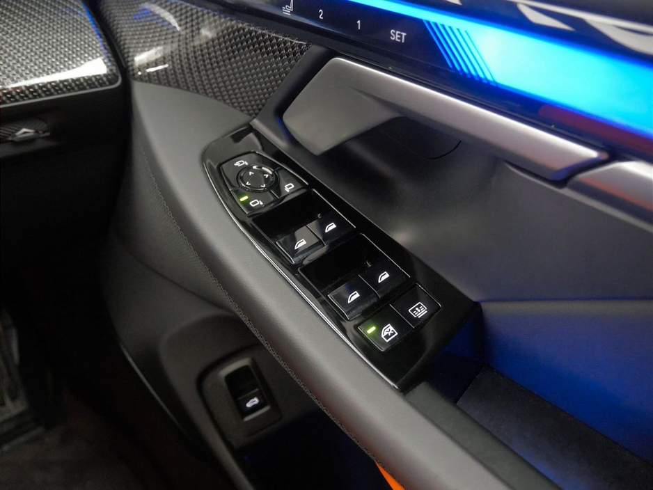 2025 BMW M5 - image 21