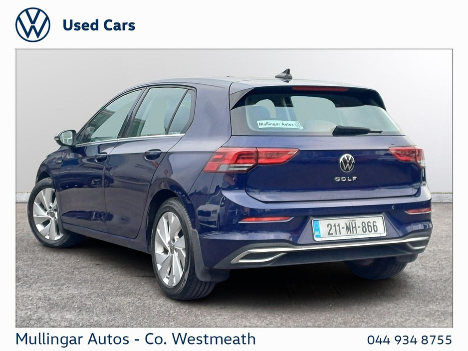 2021 Volkswagen Golf - image 3