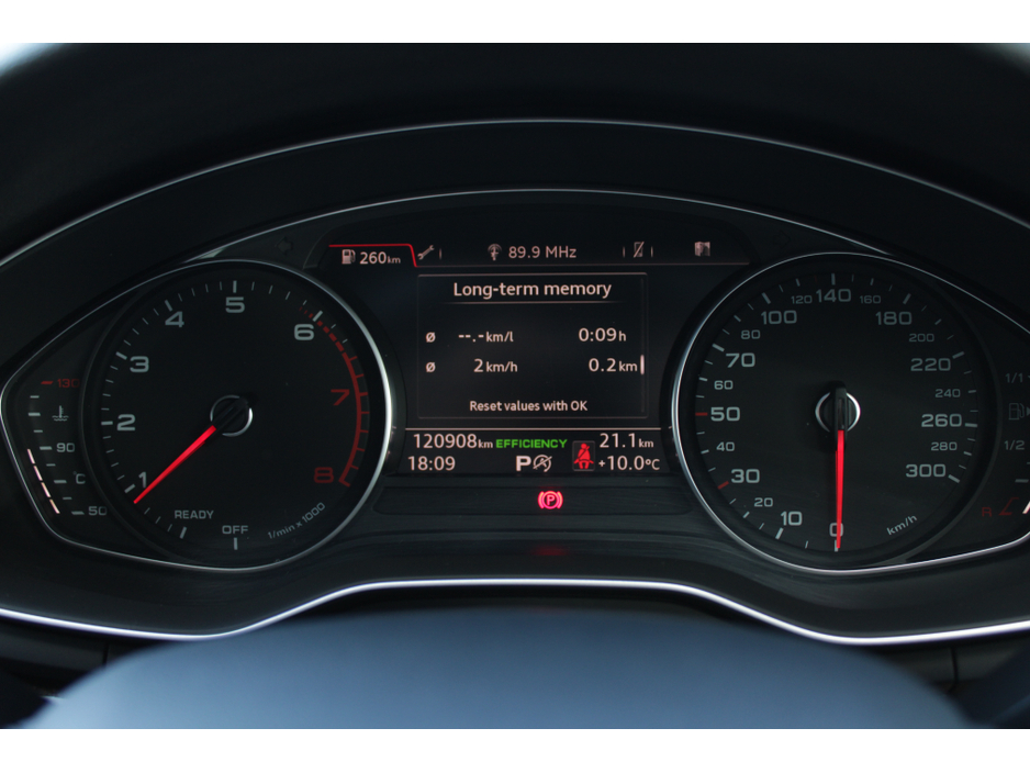 2016 Audi A4 - image 12