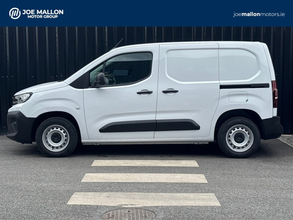 2025 Peugeot Partner PRO-PLUS 1.5 100 BHP. *PRE-REG* €22,357