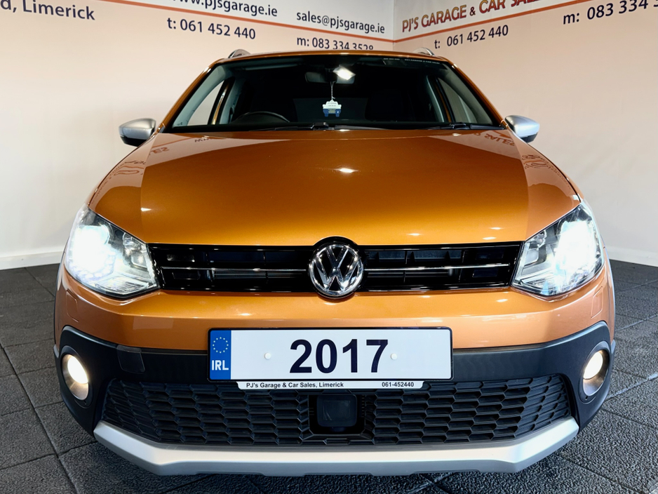 2017 Volkswagen Polo - image 2