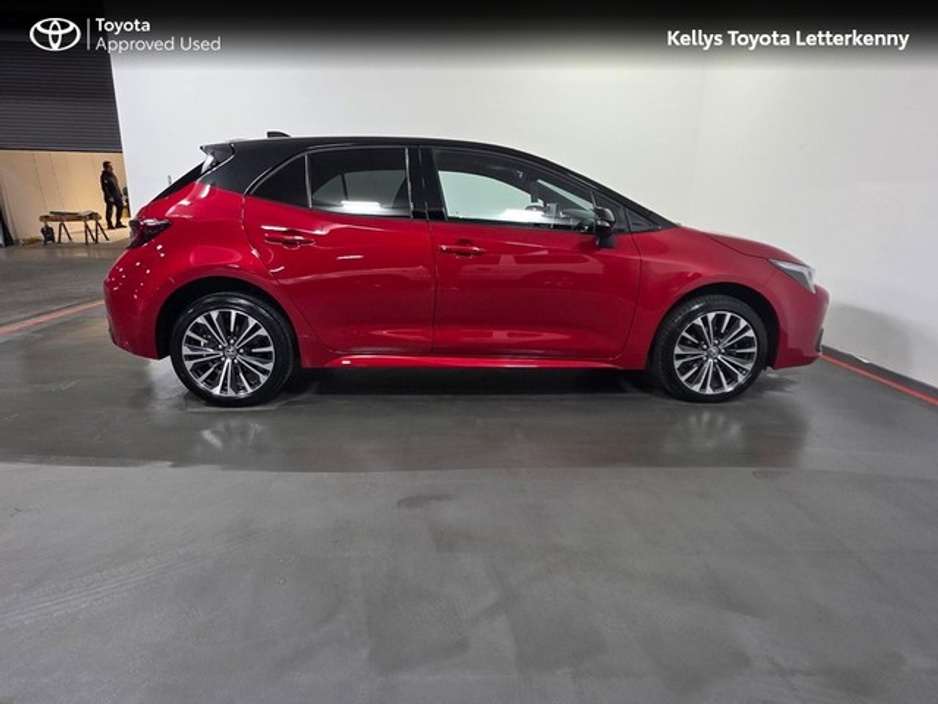 2025 Toyota Corolla - image 3