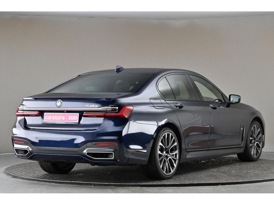 2020 BMW 7 Series - image 9