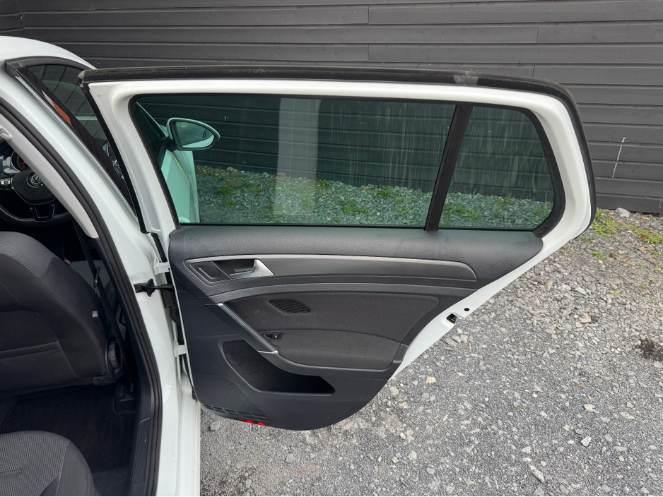 2018 Volkswagen Golf - image 16