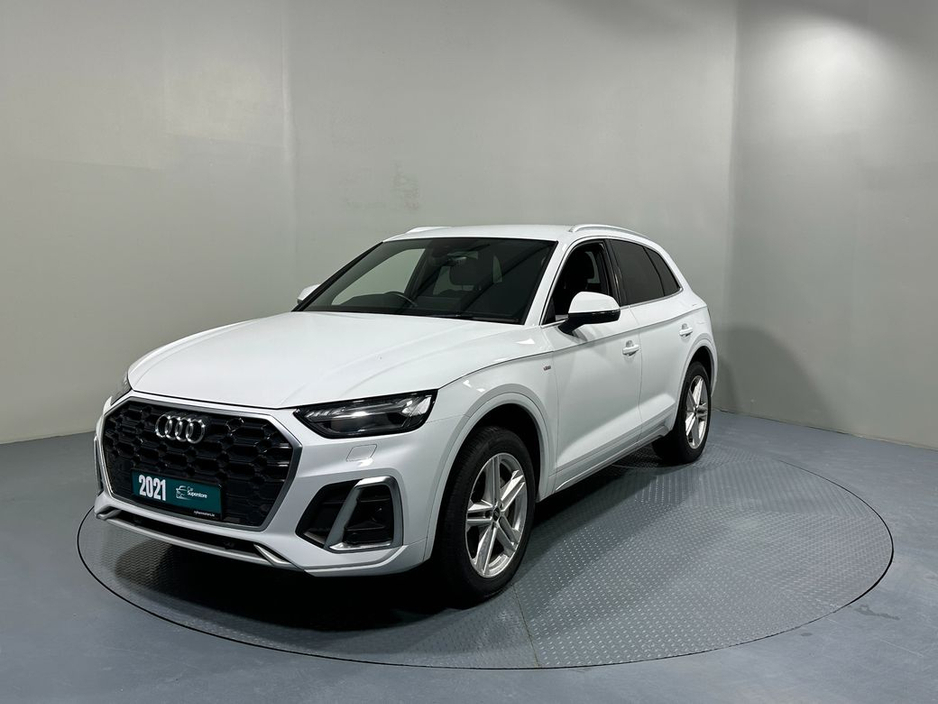 2021 Audi Q5 TFSi E S Line Quattro €39,900