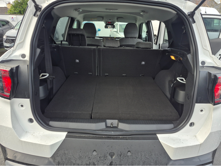 2026 Citroen C3 Aircross PLUS 1.2L Turbo petrol 100 6MT ( 7 seats ) €30,200