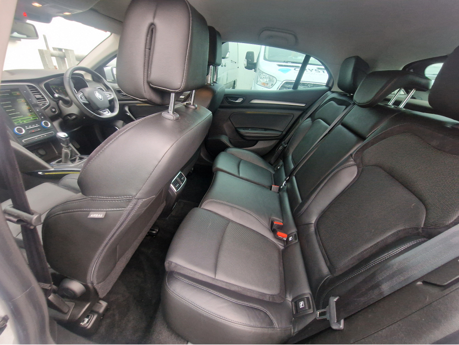 2016 Renault Megane - image 27