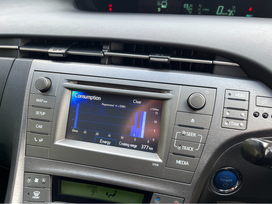 2015 Toyota Prius - image 17