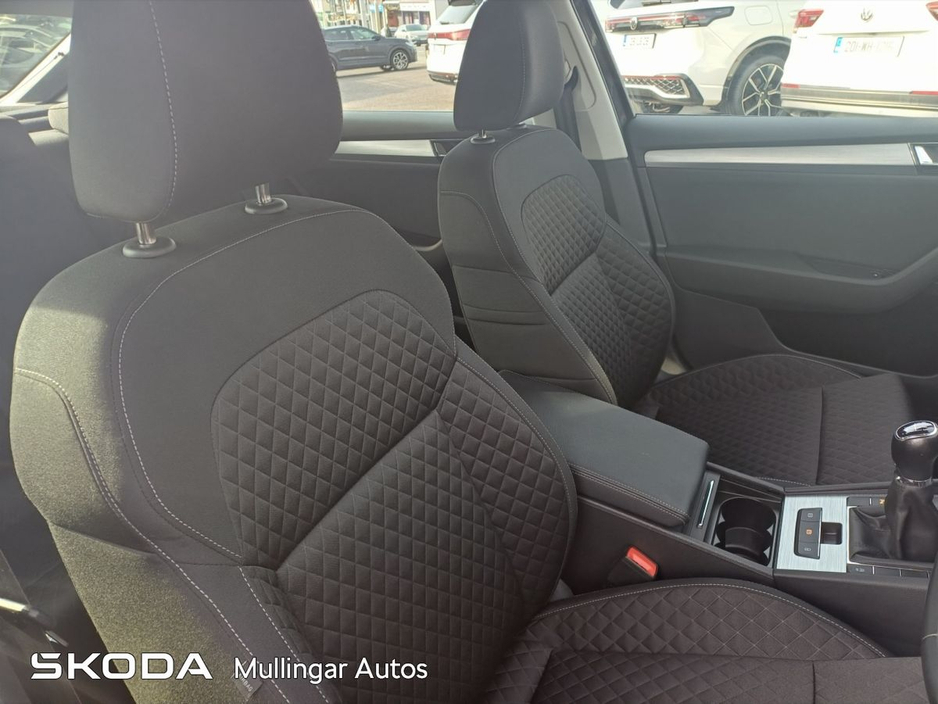 2023 Skoda Superb - image 21
