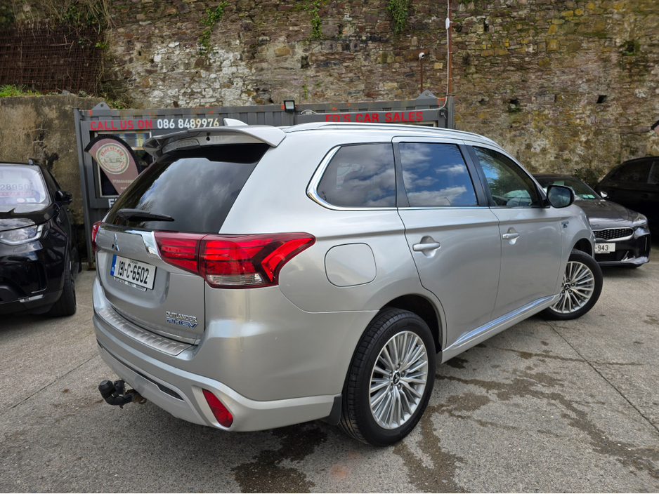 2019 Mitsubishi Outlander - image 6