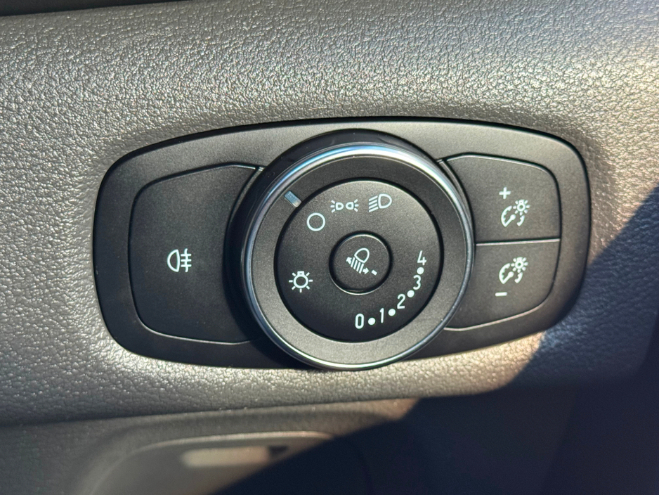 2021 Ford Transit Custom - image 21