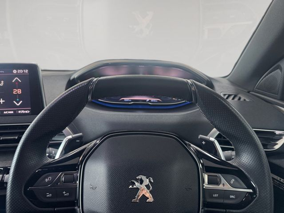 2018 Peugeot 3008 - image 13