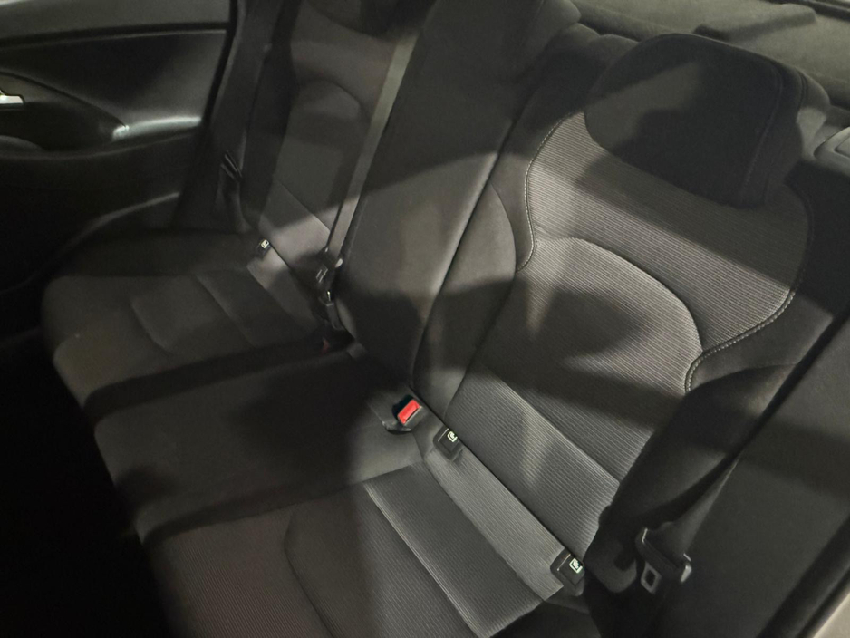 2018 Hyundai i30 - image 14