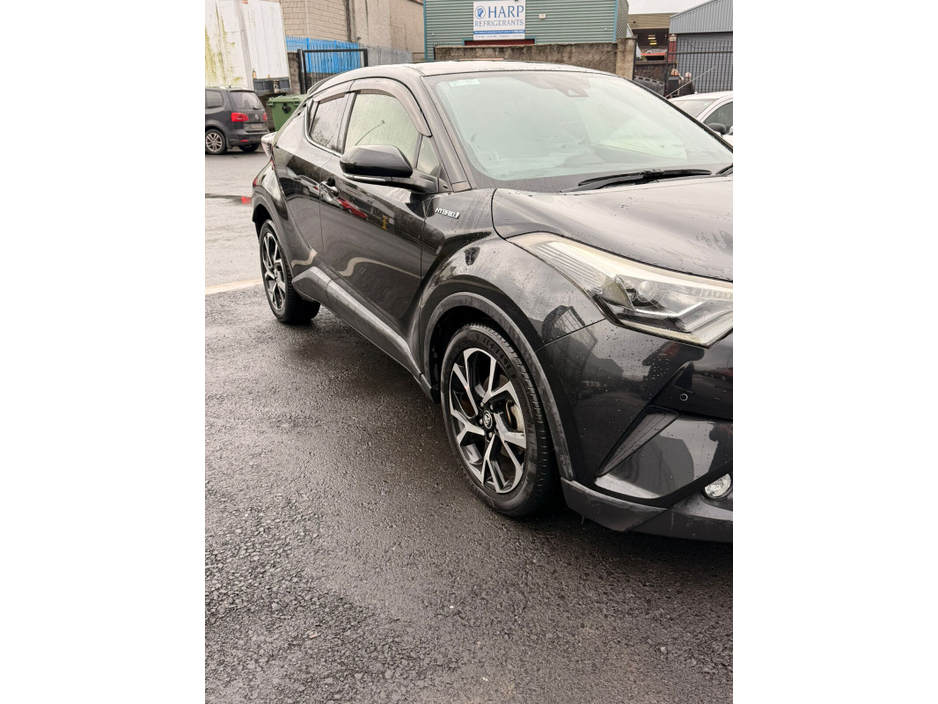 2017 Toyota C-HR  €19,000