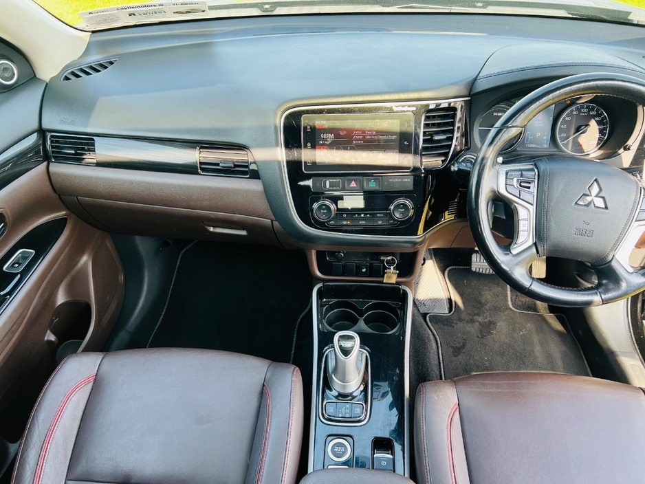 2017 Mitsubishi Outlander - image 19