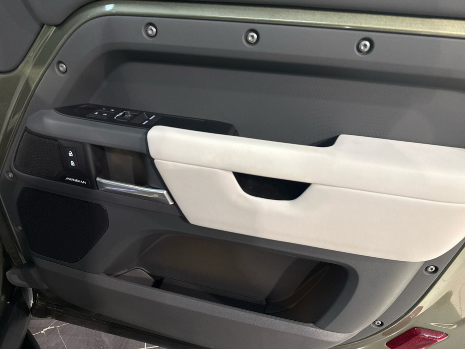 2025 Land Rover Defender *N1 Commercial 2 Seat Diesel* 90 D350 X-Dynamic €109,750