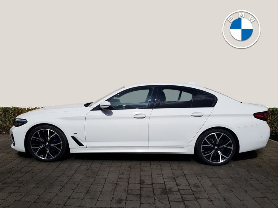2021 BMW 5 Series - image 3