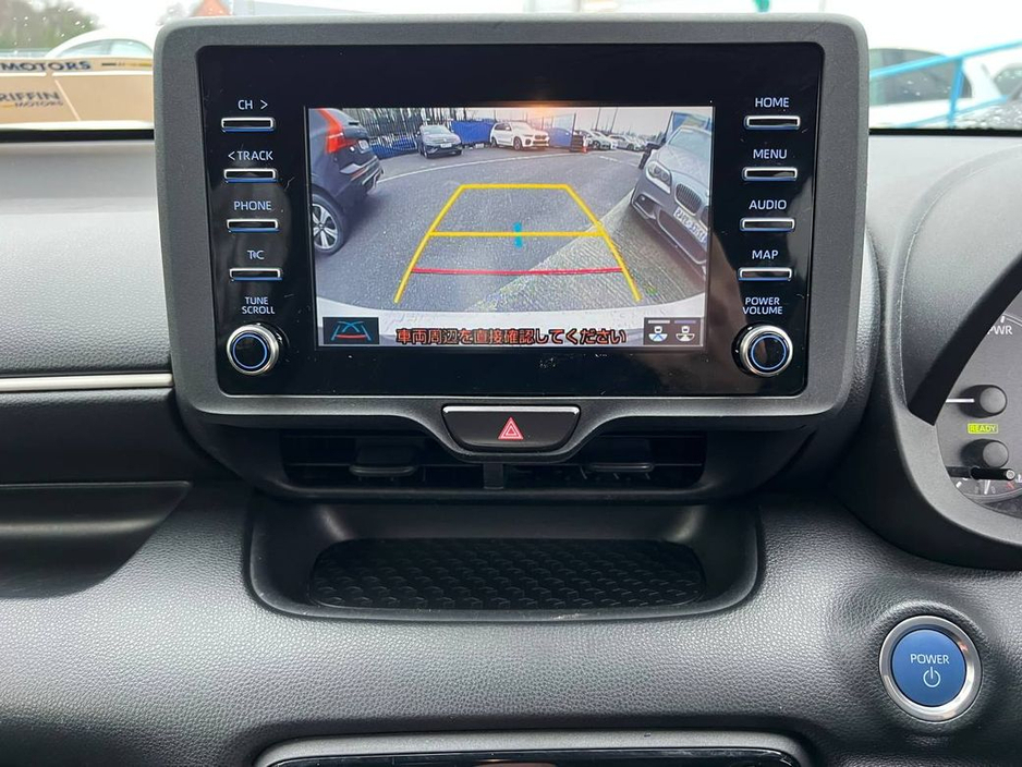 2021 Toyota Yaris 1.5 HYBRID // REVERSE CAMERA // ADAPTIVE CRUISE CONTROL // DIGITAL CLIMATE CONTROL €13,950