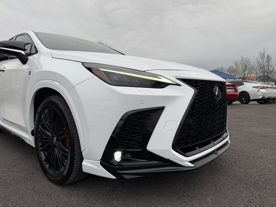 2023 Lexus NX 450 h+ - image 15