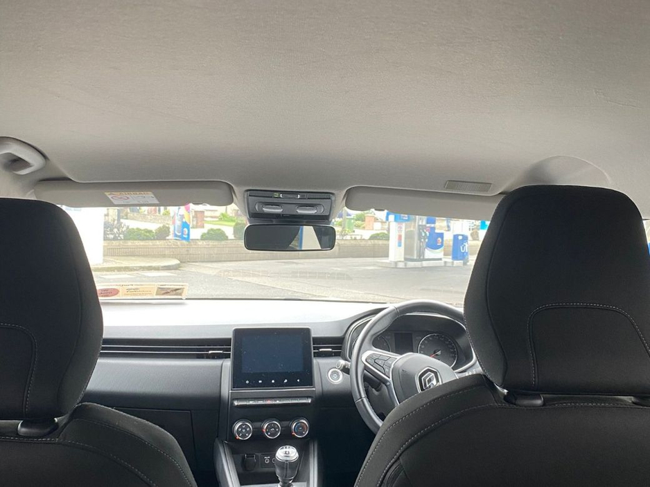 2020 Renault Clio - image 30