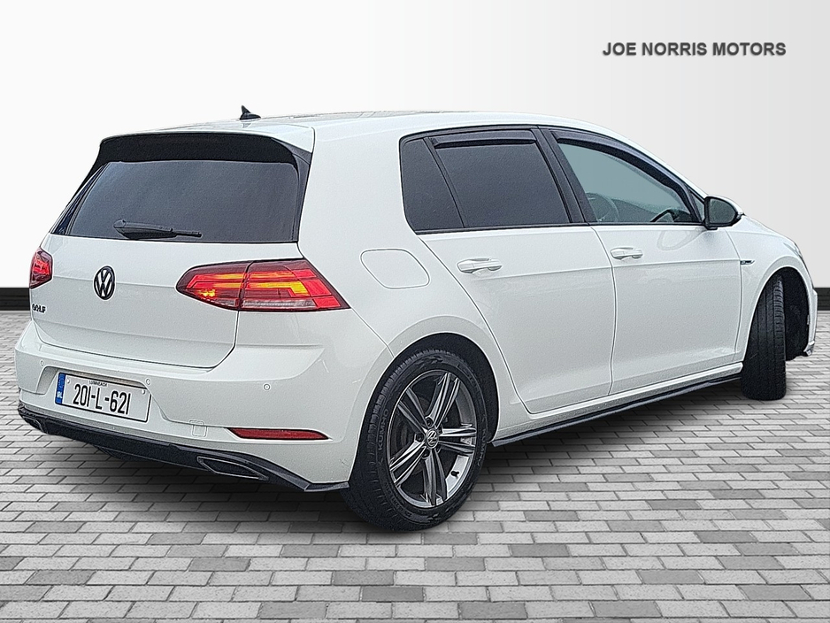 2020 Volkswagen Golf - image 15