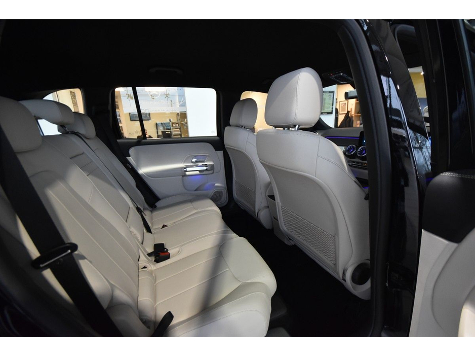 2026 Mercedes-Benz GLB - image 9