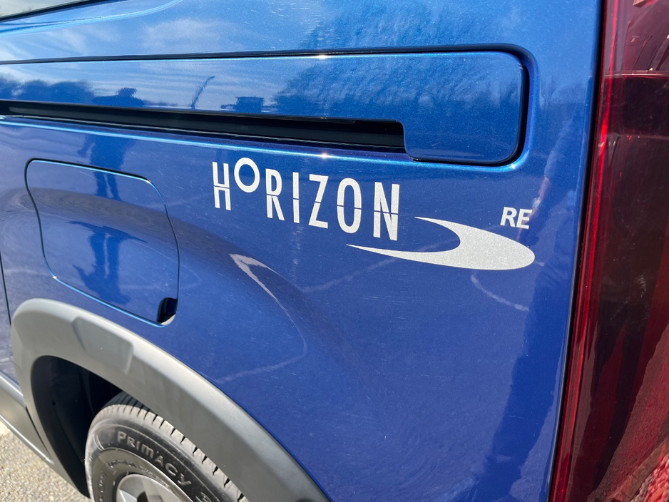 2022 Peugeot Rifter - image 5