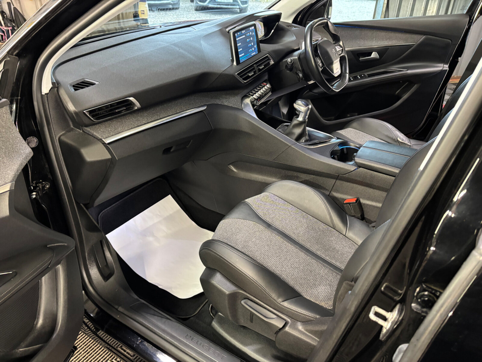 2020 Peugeot 3008 - image 16