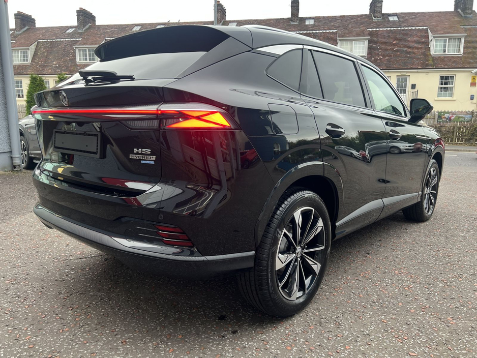 2025 MG HS - image 2