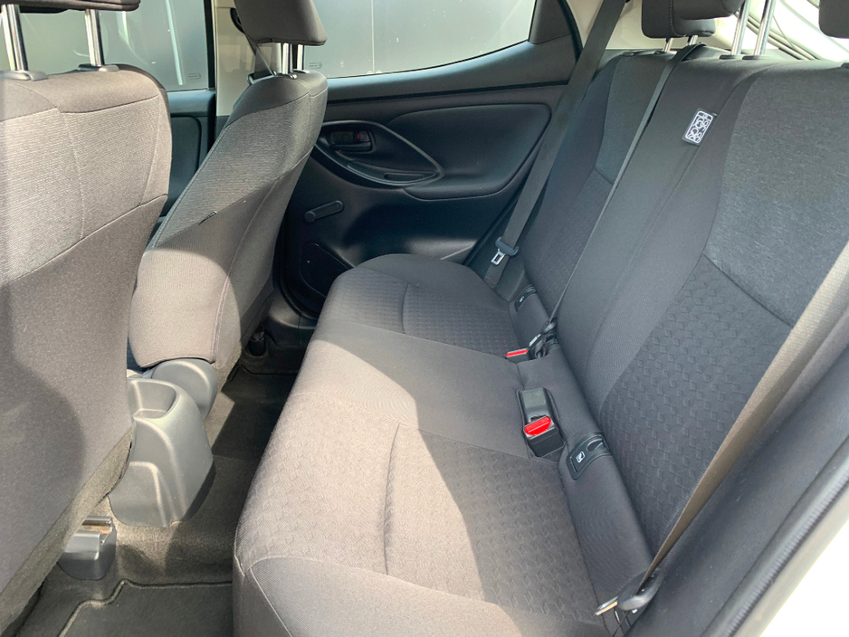 2023 Toyota Yaris - image 12