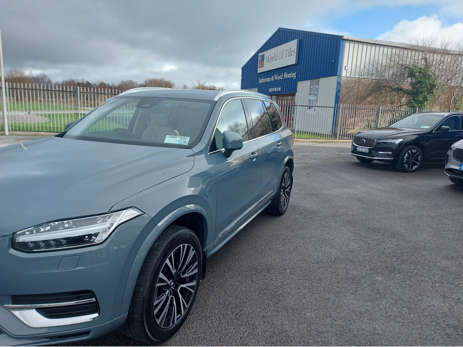 2023 Volvo XC90 T8 PHEV CORE AWD 5DR AUTO €67,950