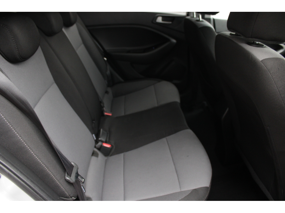 2019 Hyundai i20 1.2 ACTIVE DELUXE 5DR HATCHBACK  //  ONLY 43,869 KM //  STUNNING CAR FINISHED IN SILVER // BUY WITH CONFIDENCE AA AND SIMI APPROVED DEALER 2026 // FINANCE ARRANGED // ALL TRADE €14,950